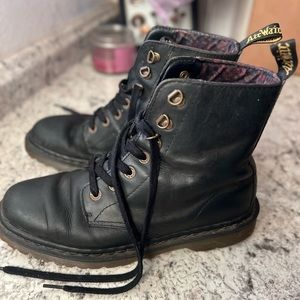 Used good condition Dr martens size 11 women floral on inside